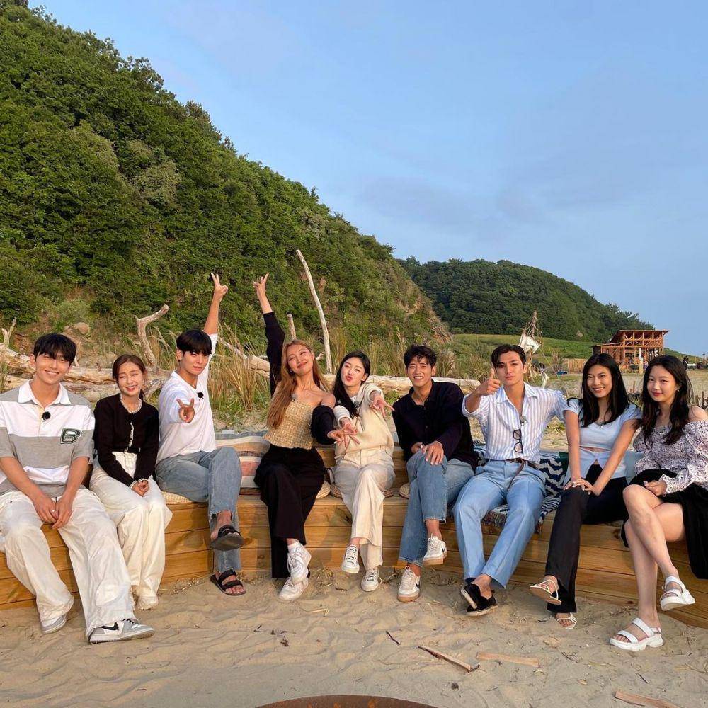 potret keakraban cast Single's Inferno 2 (instagram.com/4x4ischoi)