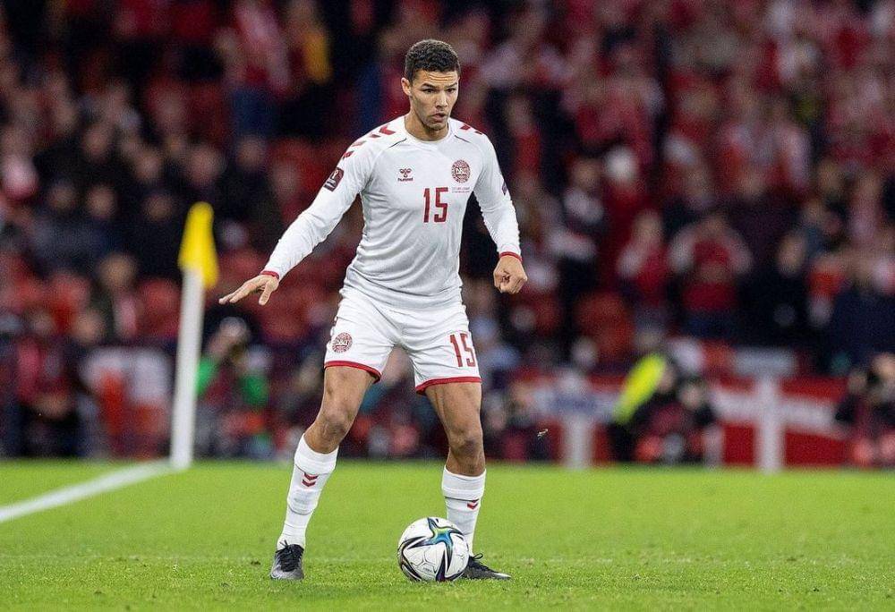 Alexander Bah saat membela Timnas Denmark. (instagram.com/alexanderbah)