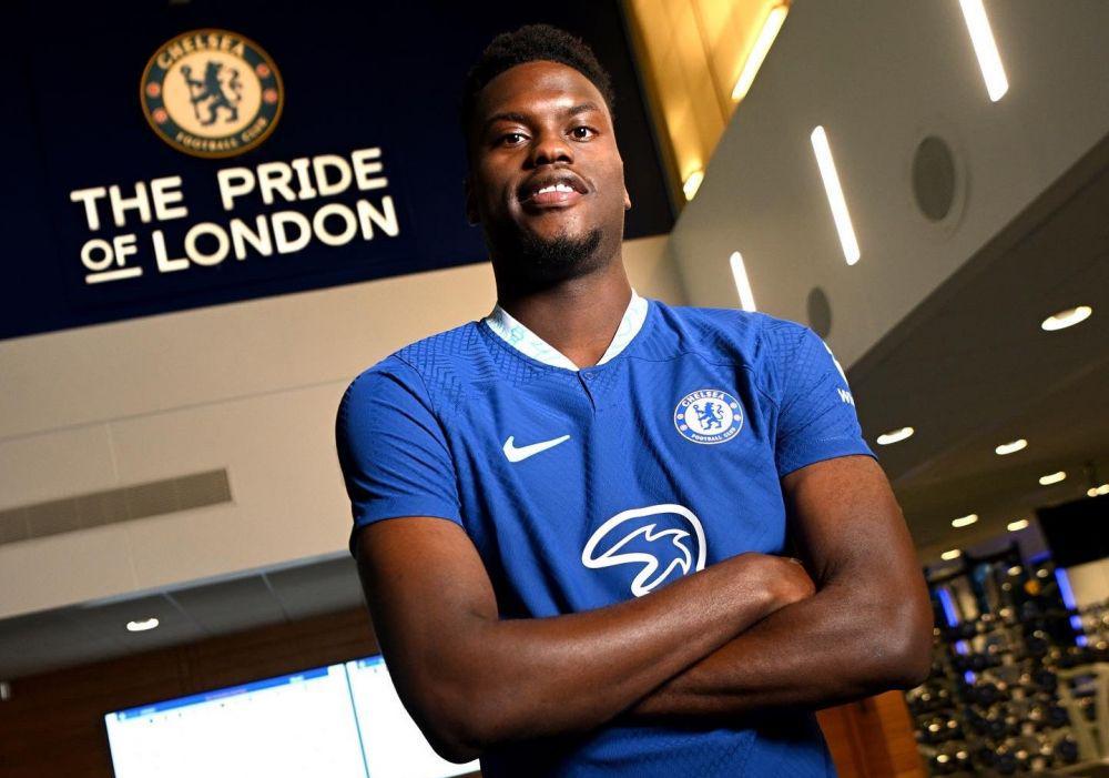 5 Pemain Chelsea yang Pakai Nomor Punggung 4 sebelum Badiashile