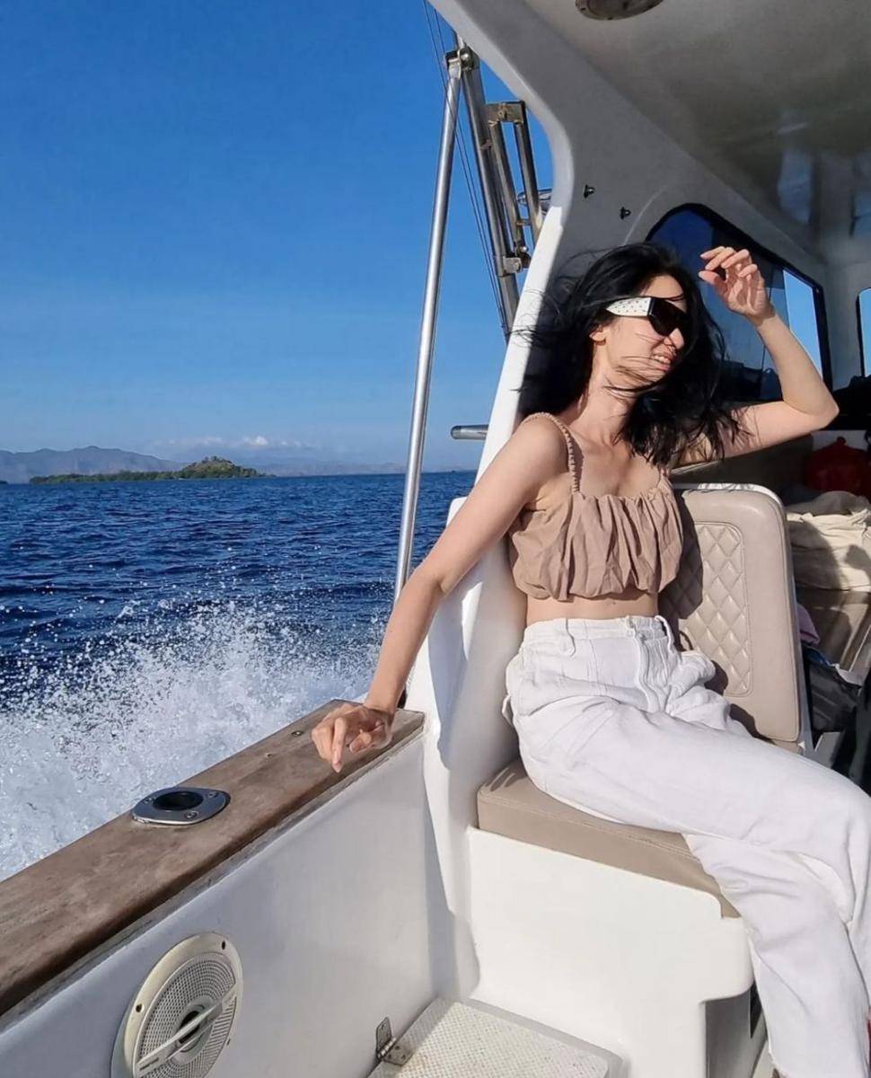 inspirasi outfit Laura Basuki (instagram.com/laurabas)