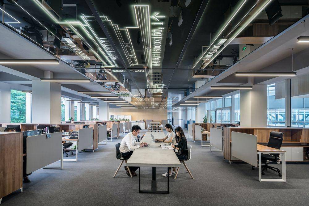 ilustrasi bekerja di kantor (unsplash.com/lycs architecture)