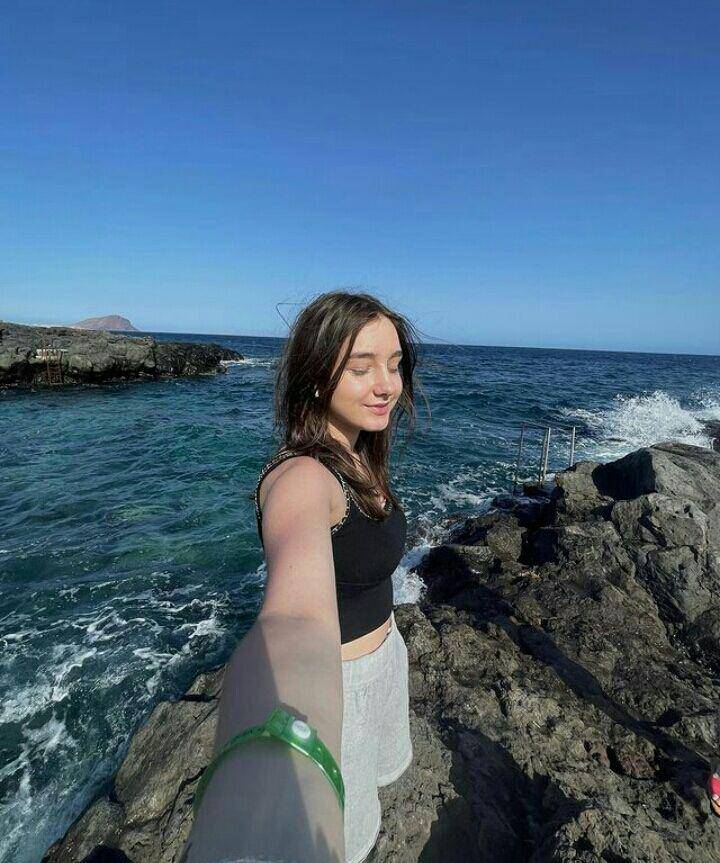 Tina (instagram.com/the.av.tina)