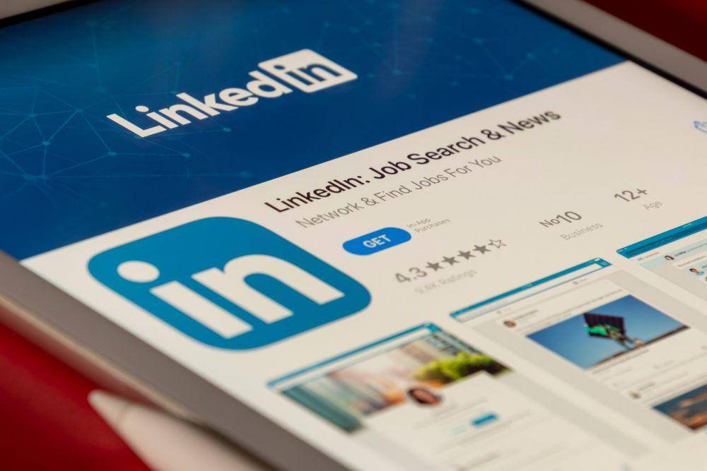 ilustrasi LinkedIn (unsplash.com/Souvik Banerjee)