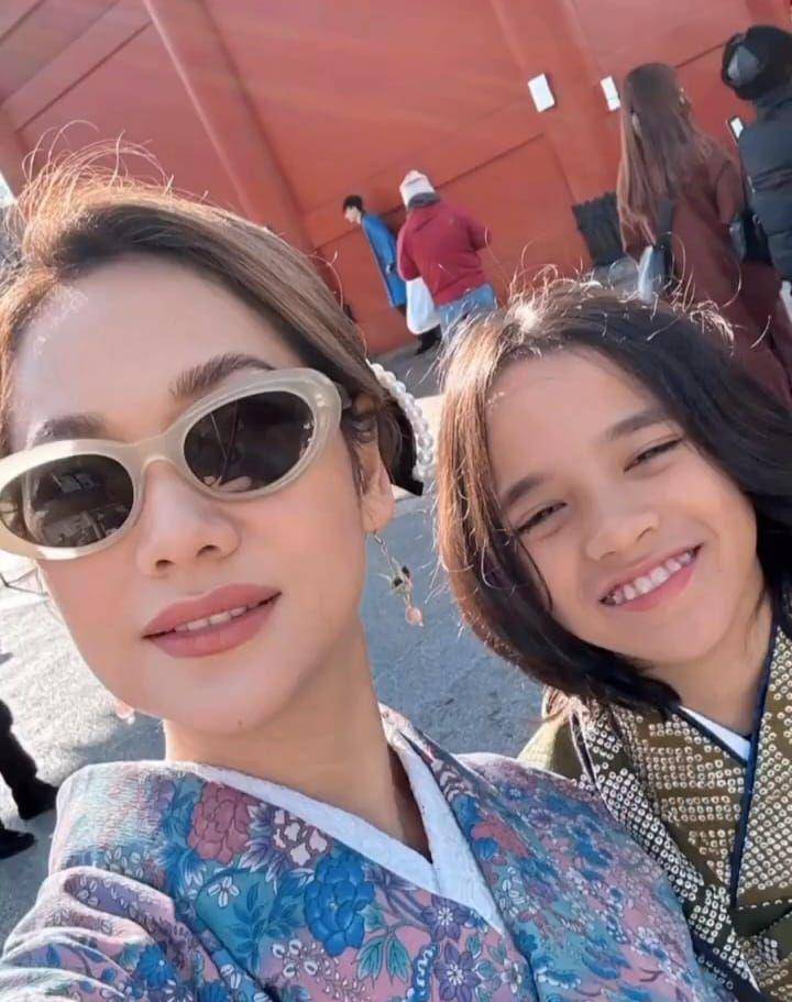 potret liburan Bunga Citra Lestari (instagram.com/bclsinclair)