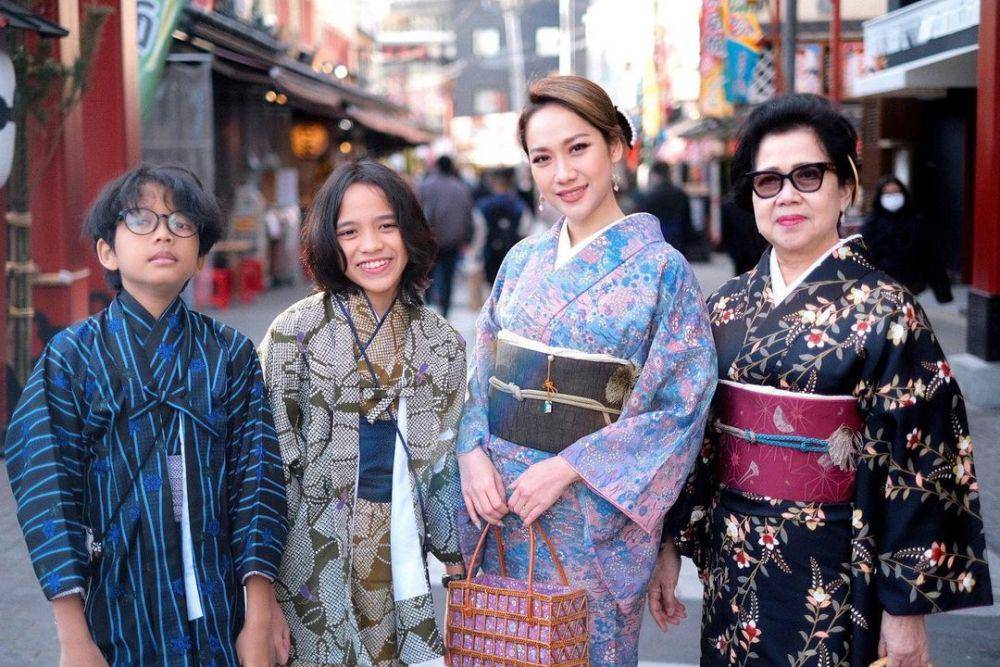 potret liburan Bunga Citra Lestari (instagram.com/bclsinclair)
