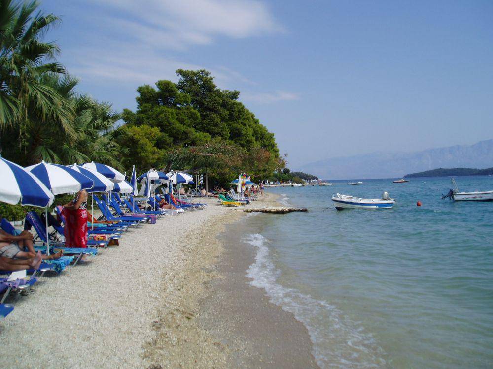 Pantai Nidri (flickr.com/Phil Simmonds)