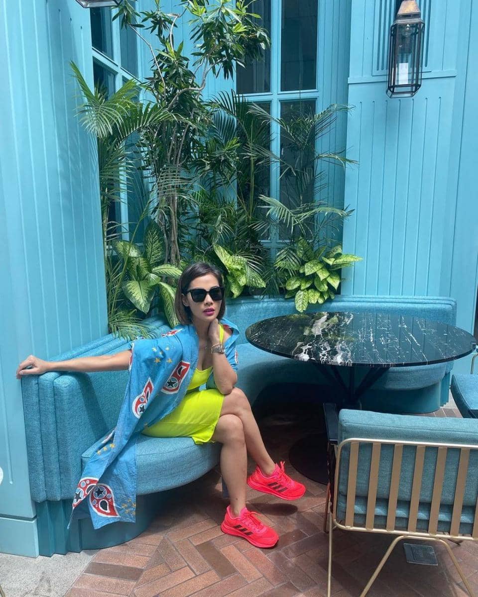 Nadia Mulya dengan outfit warna cerah (instagram.com/nadiamulya)