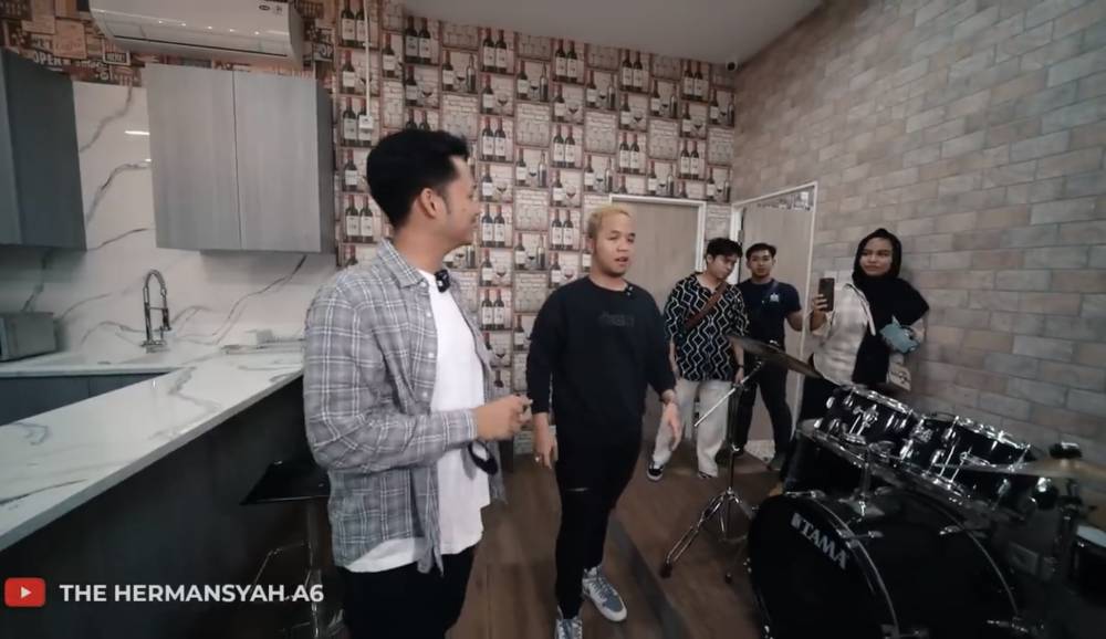 potret kantor Anang dan Ashanty (youtube.com/TheHermansyaha6world)