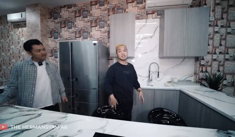 potret kantor Anang dan Ashanty (youtube.com/TheHermansyaha6world)