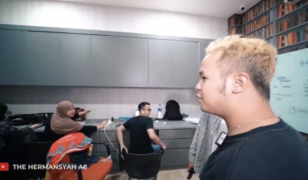 potret kantor Anang dan Ashanty (youtube.com/TheHermansyaha6world)