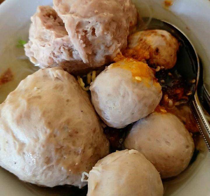 Warung Bakso Pak Unyil (instagram.com/sutamiattamimi)