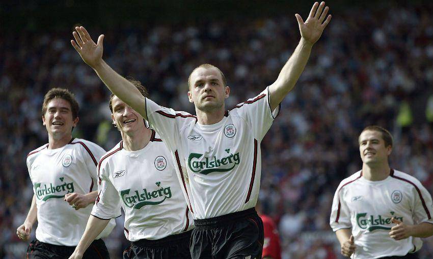 Para pemain Liverpool merayakan gol di EPL 2003/2004. (liverpoolfc.com)