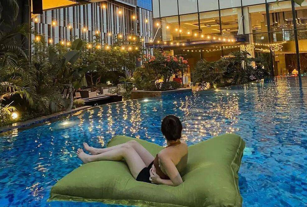 four points surabaya (instagram.com/fourpointssurabaya)