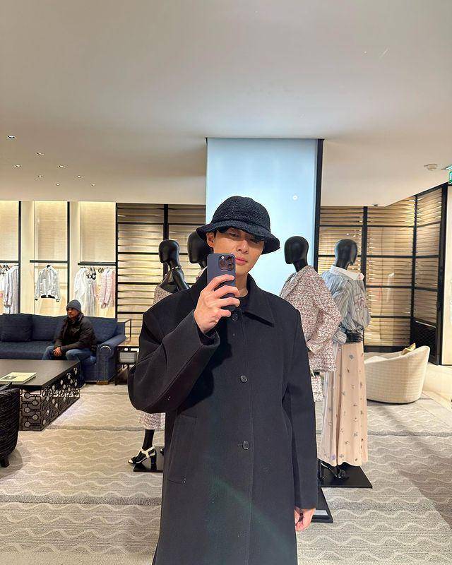 Park Seo Joon (instagram.com/bnsj_2013)