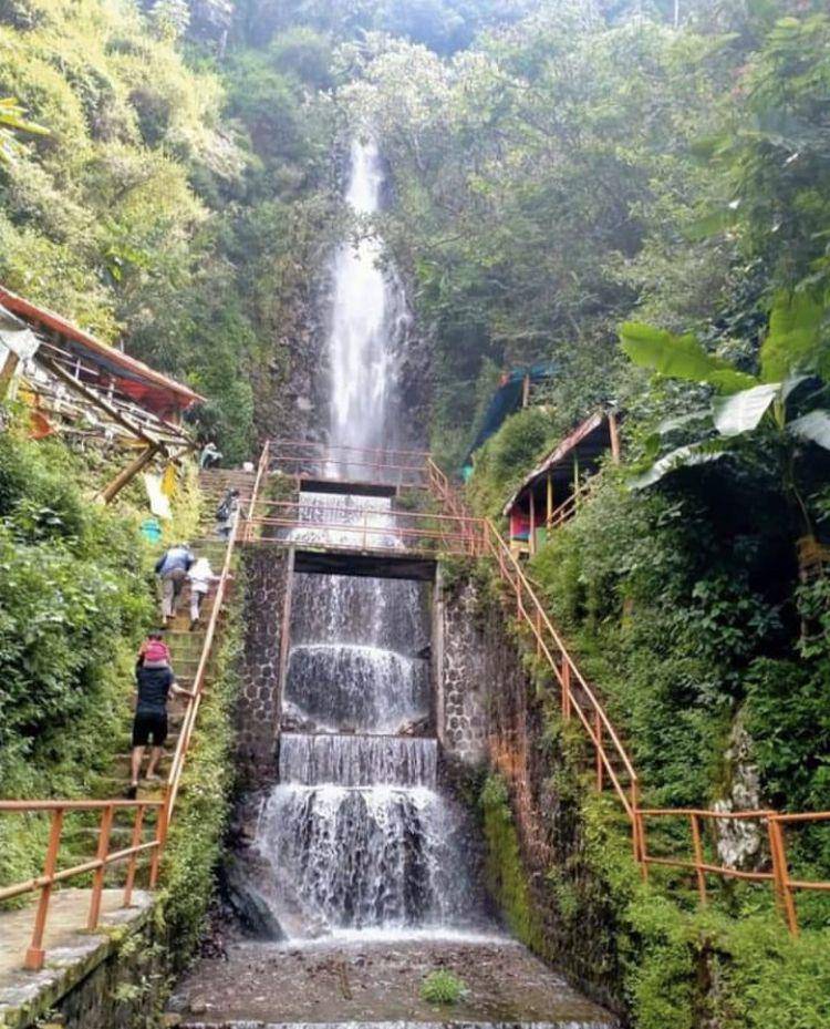 Air Terjun Tirtosari (instagram.com/dewi_deelestari)