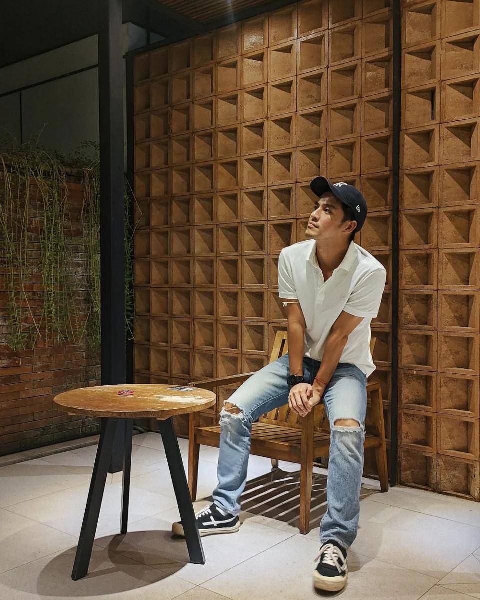 ilustrasi model pria (instagram.com/morganoey)