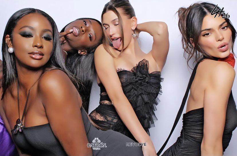 9 Potret Kendall dan Hailey Bieber Hadiri Ultah Teman, Modis Abis!