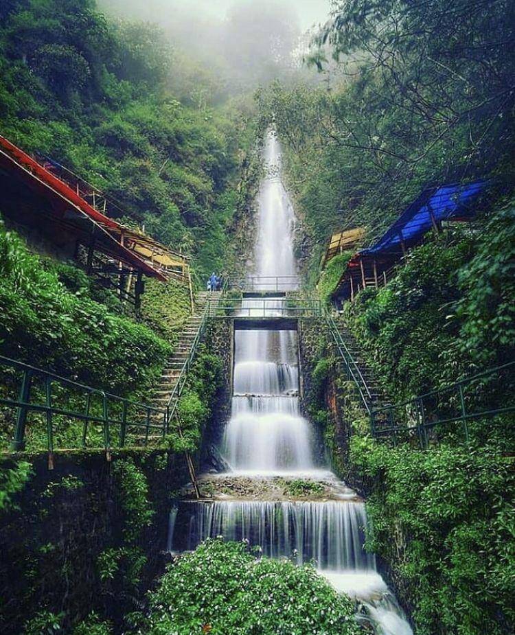 Air Terjun Tirtosari (instagram.com/vivividia171)