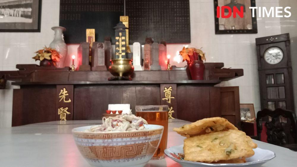 Jelang Imlek, Begini Penampakan Sesaji untuk Altar Gus Dur di Pecinan Semarang