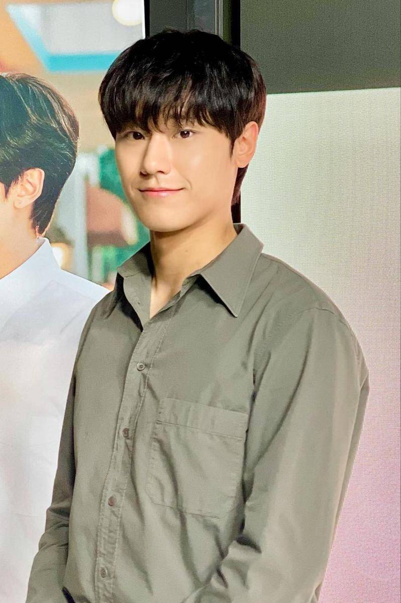 Lee Do Hyun (instagram.com/ldh_sky)