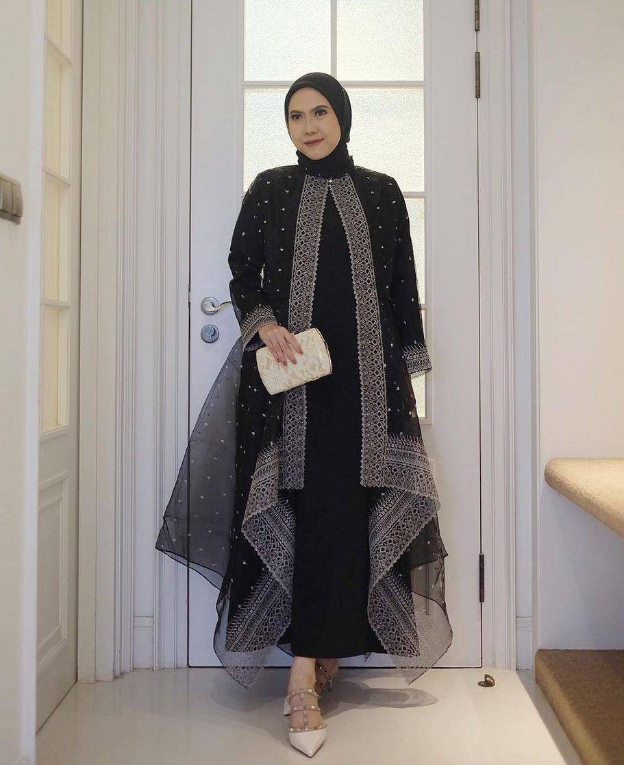 Gaya kondangan Vita Nurvitasari (instagram.com/vita.nurvitasari)