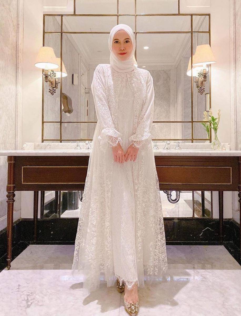 Gaya kondangan Vita Nurvitasari (instagram.com/vita.nurvitasari)