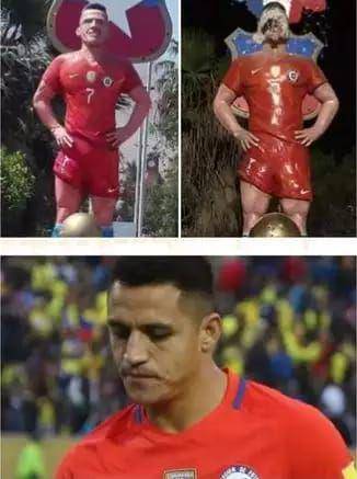 patung pesepakbola yang nyeleneh (twitter.com/fbreceh)