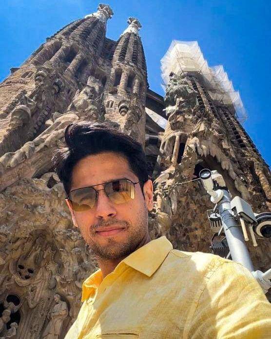 Sidharth Malhotra (instagram.com/sidmalhotra)