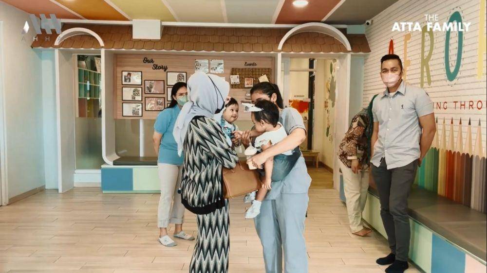 Ameena dan Adzam sekolah bareng (youtube.com/attahalilintar)