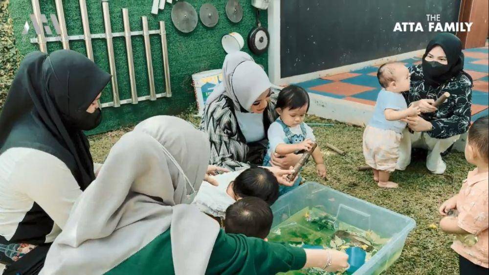 Ameena dan Adzam sekolah bareng (youtube.com/attahalilintar)