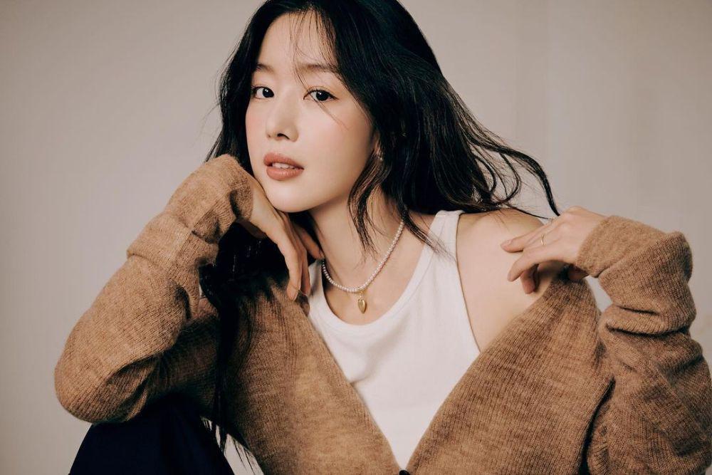Harga Outfit Han Sunhwa di Work Later Drink Now 2, Mulai Ratusan Ribu!