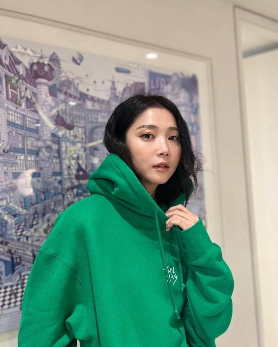 Oh Yoon Ah (instagram.com/ya9579)