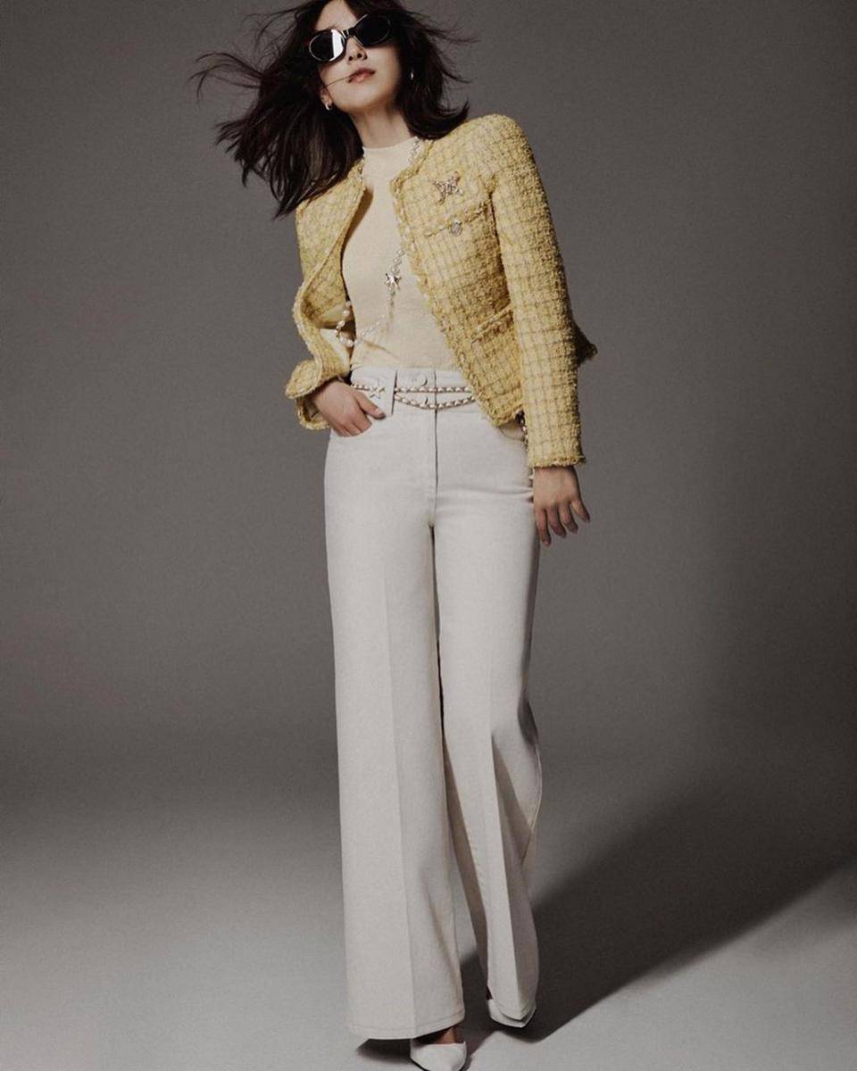 busana tweed dalam pemotretan terbaru Park Shin Hye (instagram.com/ssinz7)