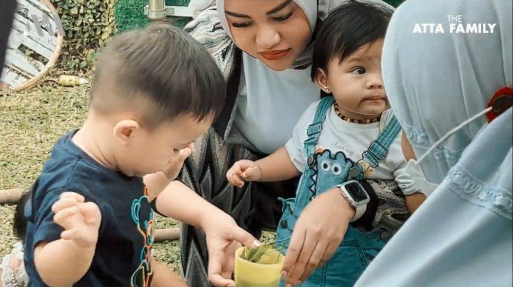Ameena dan Adzam sekolah bareng (youtube.com/attahalilintar)