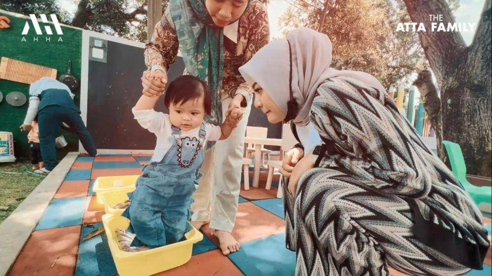Ameena dan Adzam sekolah bareng (youtube.com/attahalilintar)