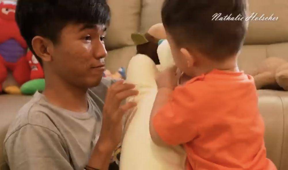momen Tiko asuh Adzam anak Sule dan Nathalie Holscher (youtube.com/NathalieHolscher)