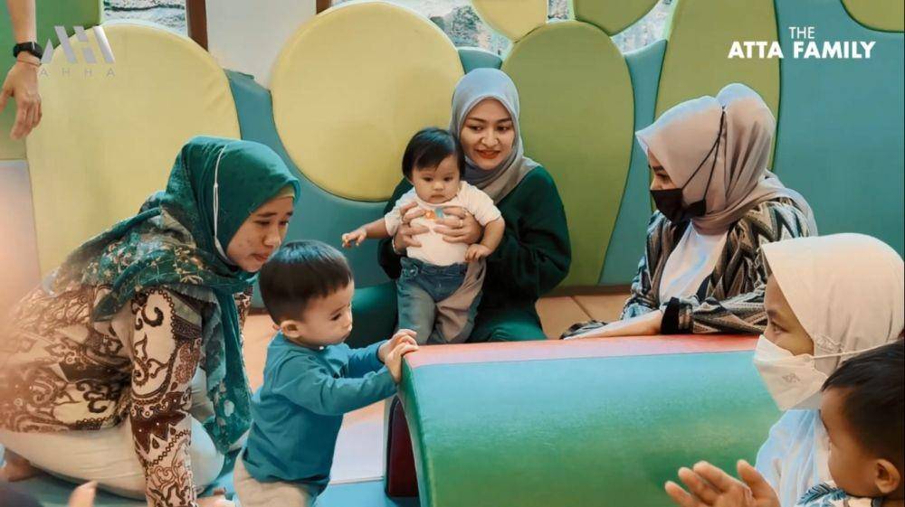 Ameena dan Adzam sekolah bareng (youtube.com/attahalilintar)