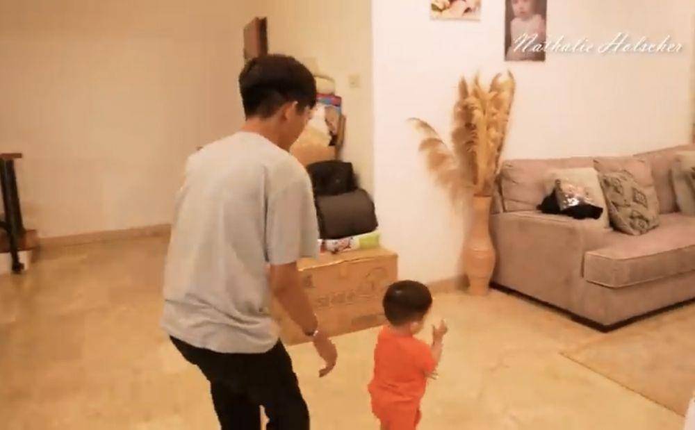 momen Tiko asuh Adzam anak Sule dan Nathalie Holscher (youtube.com/NathalieHolscher)