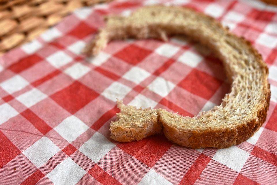 ilustrasi sisa roti (pixabay.com/MabelAmber)