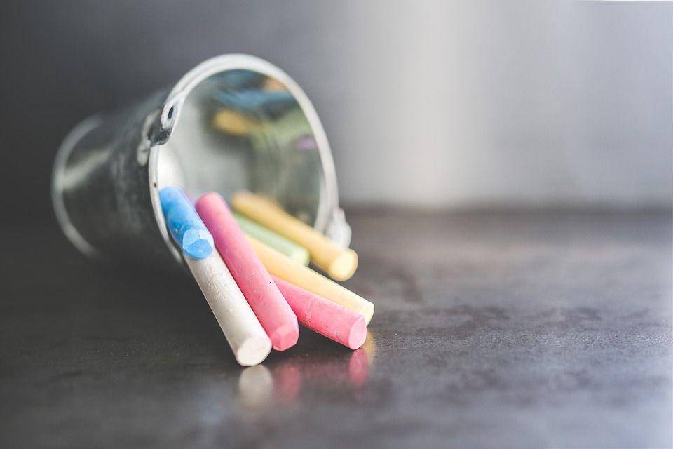ilustrasi kapur tulis (pixabay.com/kaboompics)
