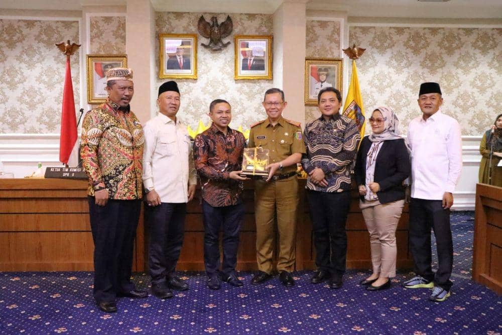 Badan Legislasi DPR RI saat kunjungan kerja dalam rangka sosialisasi RUU Prolegnas Prioritas 2023 bersama Pemprov Lampung. (Dok. Pemprov Lampung).