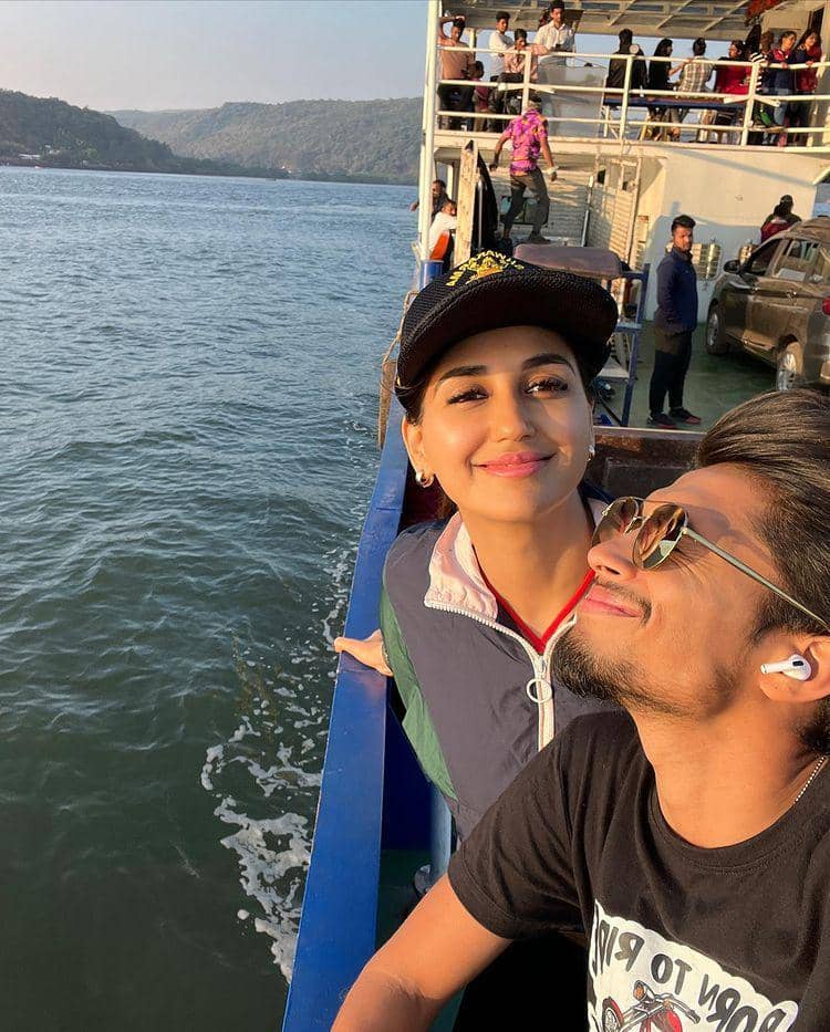 Nikita Dutta dan rekan artis (instagram.com/nikifying)