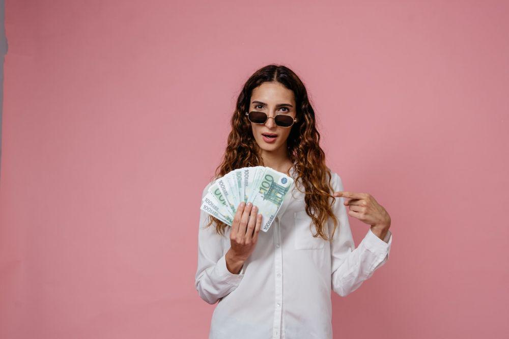 5 Cara Menghasilkan Uang dari Dunia Fashion