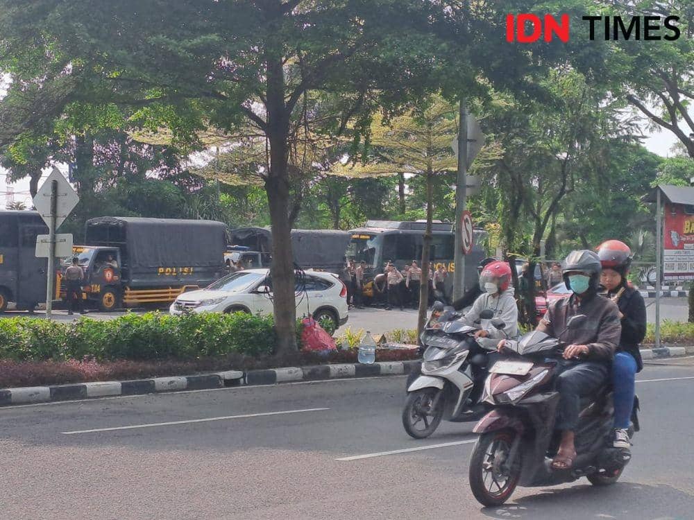 Jelang Sidang Kanjuruhan, Penjagaan Ketat di Perbatasan Surabaya