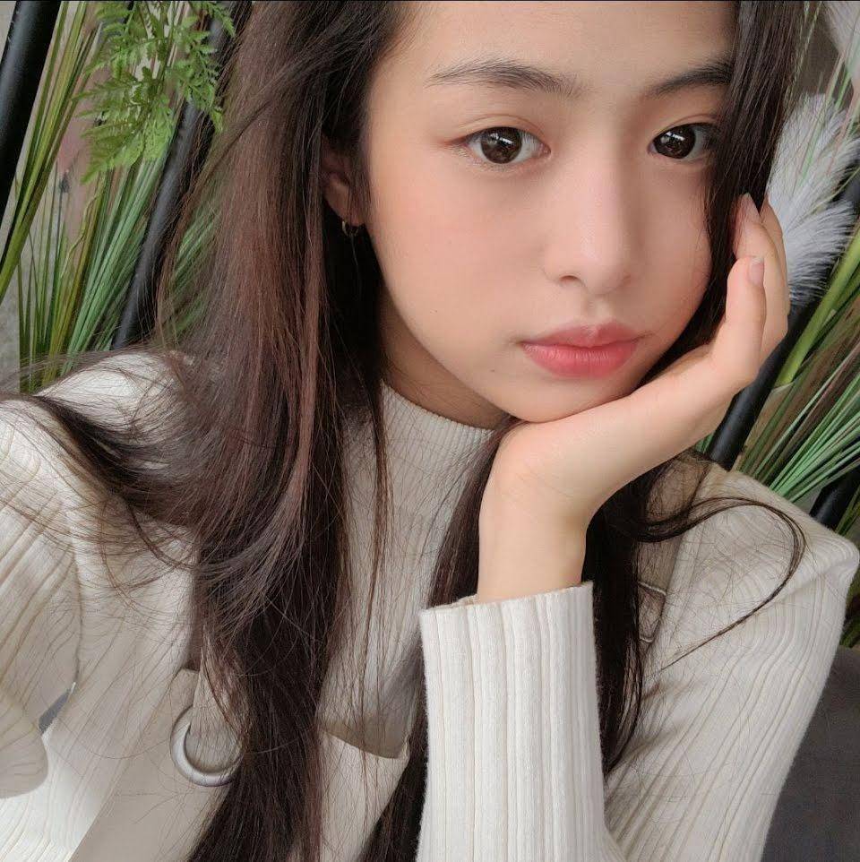 Ahyeon (twitter.com/ah_MYkitten)