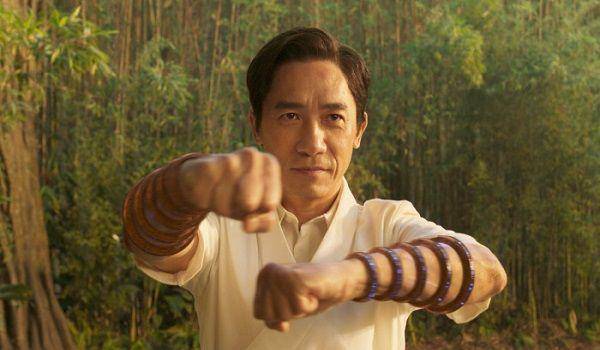 Xu Wenwu (dok. Marvel Studios/Shang-Chi and the Legend of the Ten Rings)