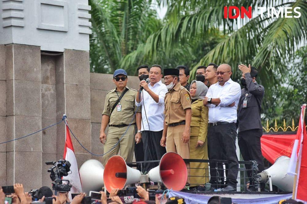 Ribuan Kades Demo di DPR, Tuntut Masa Jabatan Ditambah Jadi 9 Tahun