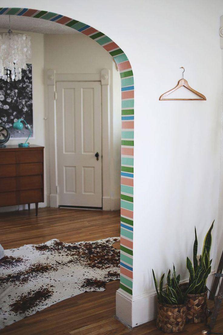 washi tape warna-warni yang disusun membentuk strip (abeautifulmess.com/Elsie Larson)