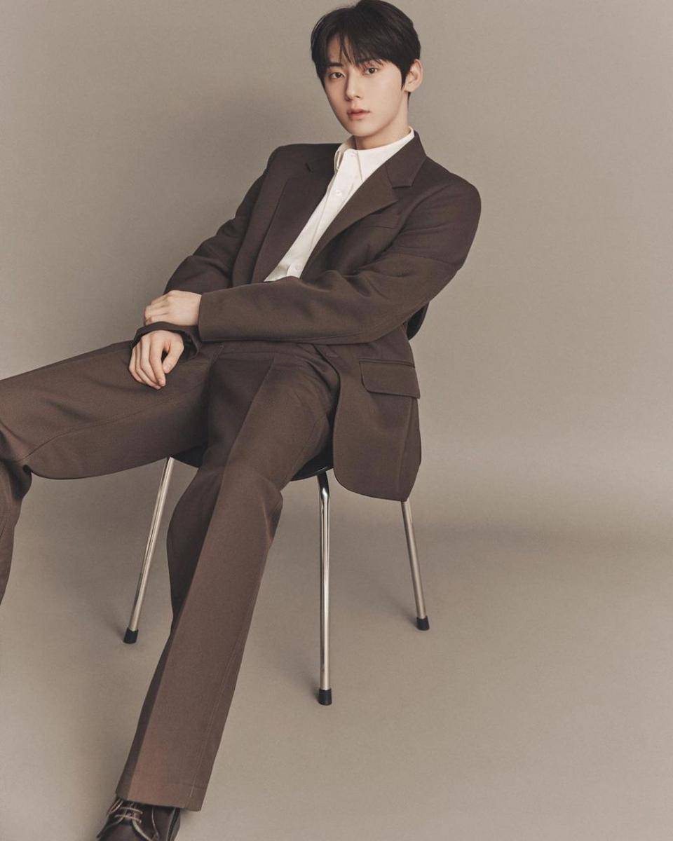 outfit semi formal ala Hwang Min Hyun (instagram.com/optimushwang)
