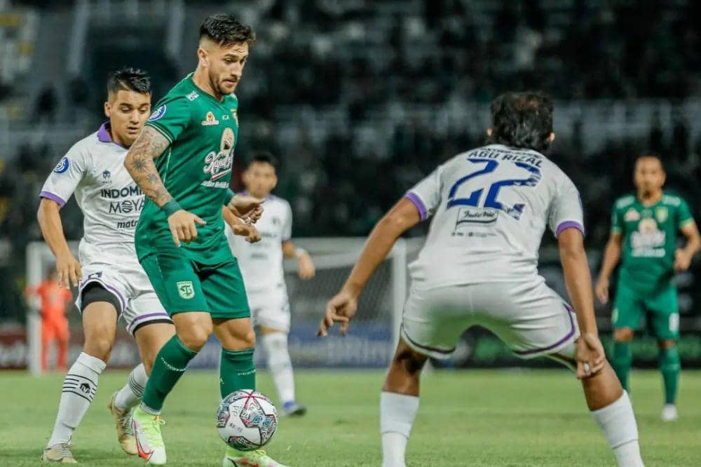 Persebaya saat menghadapi Persita di putaran pertama Liga 1 Indonesia 2022/2023. (instagram.com/officialpersebaya)